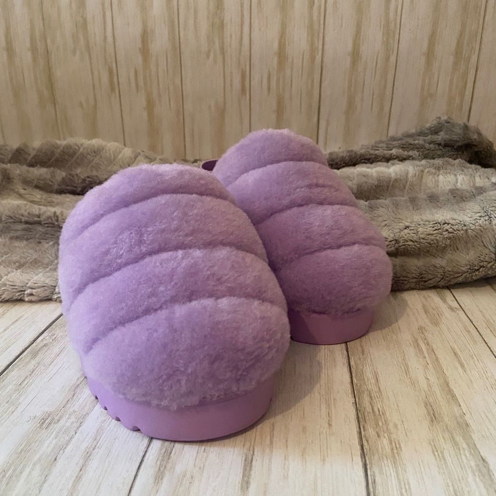 UGG•SUPER FLUFF SANDAL NWOT - Picture 2 of 5